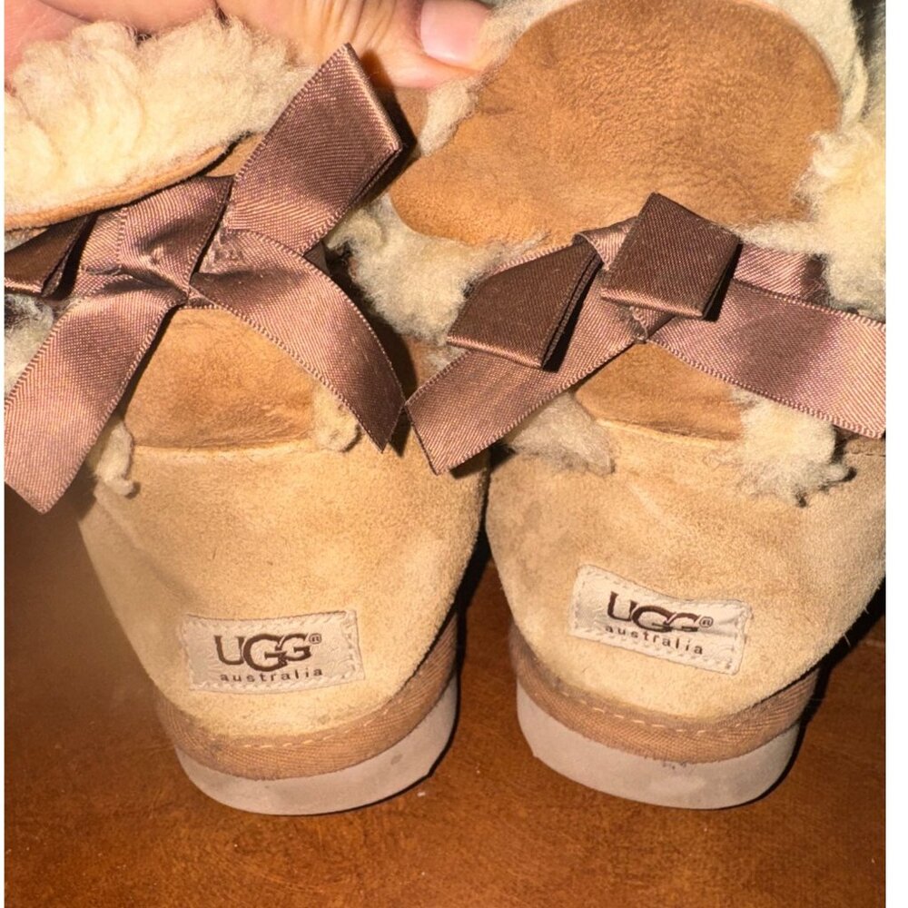 UGG Australia Womens Classic Short Sheepskin Boots With Bows Tan Size 8 - Picture 6 of 10